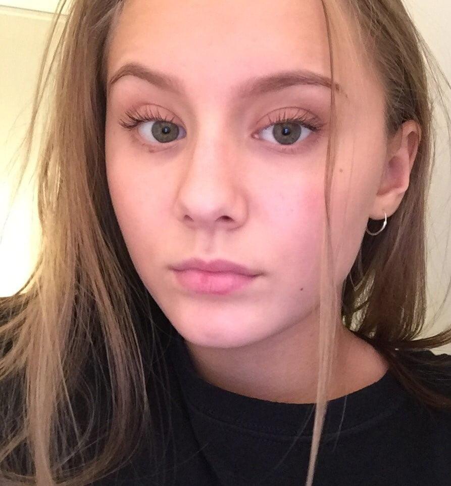Léandra de Nièvre, âgé de 26 ans