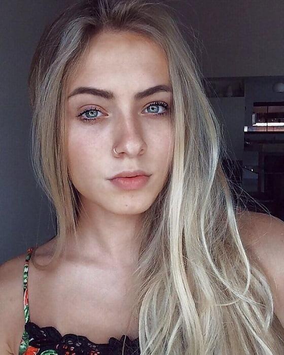 Léna681 de Vitry, âgé de 39 ans