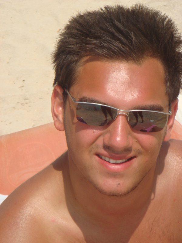 Buitenlover de Pau, âgé de 41 ans