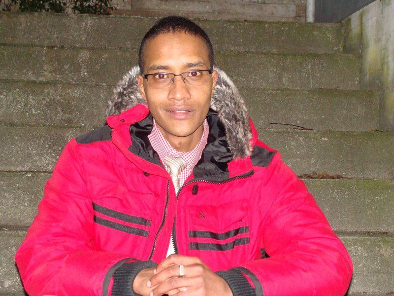 LV3748 de Cdg, âgé de 34 ans