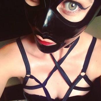 Isana80 de Barcelone, âgé de 33 ans